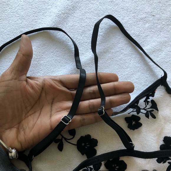 Sexy nude and black flower mesh lingerie set - Picture 9 of 9